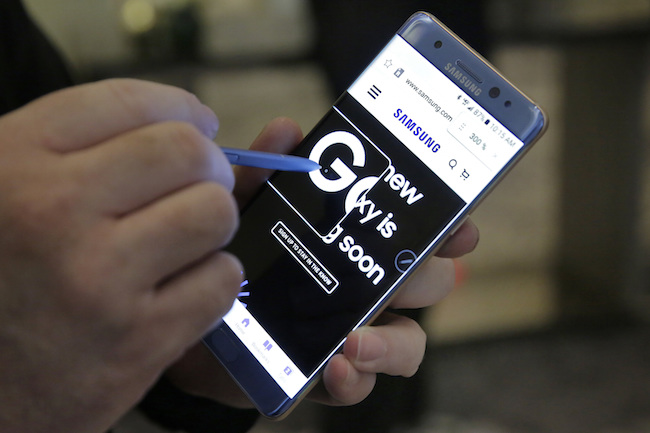 Galaxy Note7 ทำให้ผู้ใช้ขยายภาพบนหน้าจอได้เต็มที่