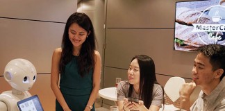 มาสเตอร์การ์ด ส่งหุ่นยนต์บริการรูดปรื้ดในร้านพิซซ่าฮัท เริ่มสิ้นปี ’59