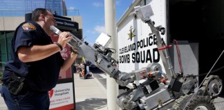 การมาถึงของผู้รักษาสันติราษฎร์ไฮเทค “Police Robot”