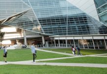 แจง “ม.กรุงเทพ” ไม่ได้ยุบ “วารสารศาสตร์” แค่รวมหลักสูตรกับ “วิทยุโทรทัศน์”