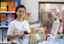 สยาม เอาท์เลต ชี้ช้อปออนไลน์มาแรงไม่ตก ดึงพันธมิตรเสริมแกร่ง ตอบโจทย์ธุรกิจออนไลน์ครบวงจร ตั้งเป้าสิ้นปีเติบโตก้าวกระโดด 300%