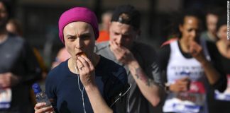 “แคปซูลน้ำกินได้” อิมแพคแรง ดันงานวิ่ง London Marathon ถึงจุดเปลี่ยน ตั้งเป้าอวสานบรรจุภัณฑ์พลาสติก