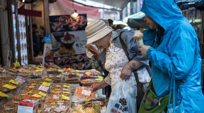 ร้านค้าทั่วญี่ปุ่น เริ่มเก็บเงิน “ค่าถุงพลาสติก” แล้ว ราคาขึ้นอยู่กับเเต่ละร้าน