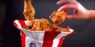 KFC Russia จับมือแบรนด์สตรีทแฟชั่น Mam Cupy ทำ “หมวก” ที่กลายเป็น “ถังใส่ไก่ทอด” ได้ด้วย