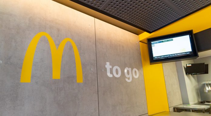 ตอบโจทย์ความเร็ว! McDonald’s ทดลองโมเดลขายแบบ Takeaway เท่านั้น ไม่มีที่นั่ง มีเมนูจำกัด สั่งผ่านจอทัชสกรีน
