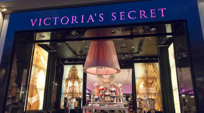 Victoria’s Secret โคม่า หุ้นบริษัทแม่ร่วงใกล้จุดต่ำสุดในรอบ 10 ปี