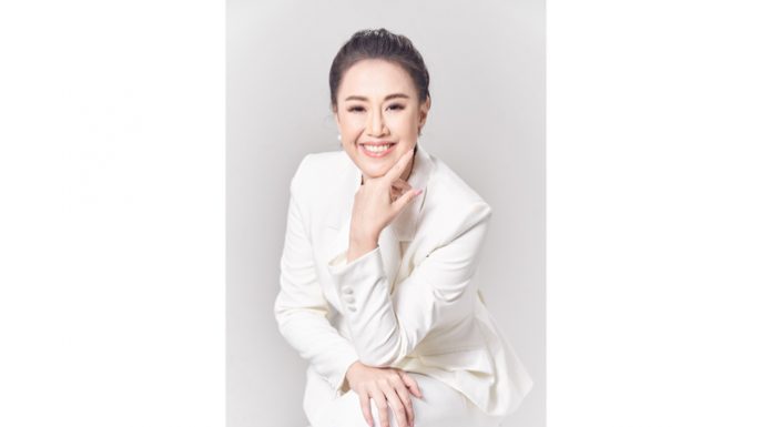 “อาคีร่า” ฉลองธุรกิจนวดหน้าโตสวนกระแสเศรษฐกิจ ส่งโปรจัดหนัก !! เอาใจคนรักสวย ตลอด ส.ค.นี้