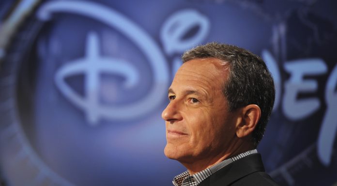 อาจกระทบภาพลักษณ์! Bob Iger ต้านดีล Disney ซื้อ Twitter