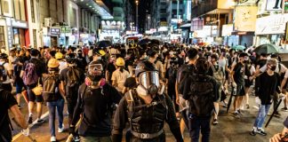 ศึกปะทะรุนแรงพ่นพิษ “ฮ่องกง” นักท่องเที่ยวตกฮวบ 40% โรงแรมร้างกว่าครึ่งหนึ่ง