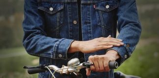 Levi’s ผนึก Google เปิดแจ็คเก็ตอัจฉริยะ Jacquard ลูบแขนเสื้อรับสายโทรศัพท์ได้