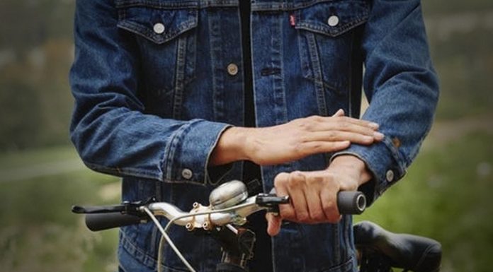 Levi’s ผนึก Google เปิดแจ็คเก็ตอัจฉริยะ Jacquard ลูบแขนเสื้อรับสายโทรศัพท์ได้