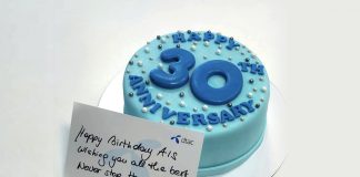 คู่แข่งผู้น่ารัก! เมื่อ CEO dtac ส่งเค้กสุขสันต์วันเกิด AIS