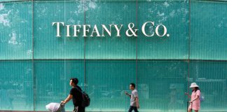 สถานการณ์เปลี่ยน ดีลเปลี่ยน! LVMH กลับลำ ขอลดราคาสัญญาเข้าซื้อกิจการ Tiffany & Co.