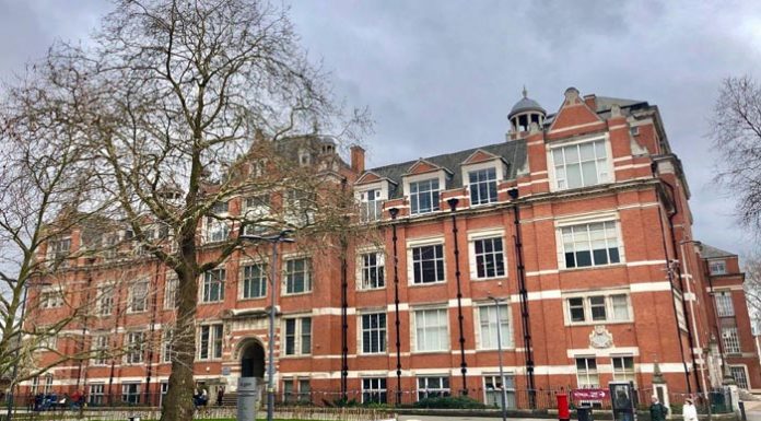 คิง เพาเวอร์ มอบทุนการศึกษาระดับปริญญาโท ประเทศอังกฤษ