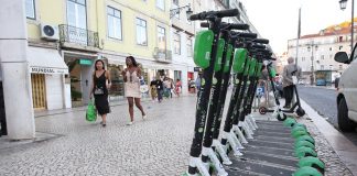 จาการ์ตาแบนขี่ “สกู๊ตเตอร์ไฟฟ้า” บนทางเท้าแล้ว