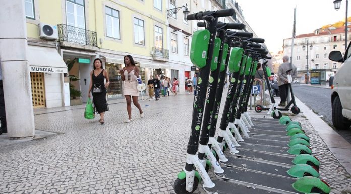 จาการ์ตาแบนขี่ “สกู๊ตเตอร์ไฟฟ้า” บนทางเท้าแล้ว