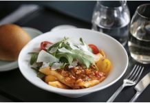 Plant-based Meat ลอยฟ้า! คาเธ่ย์ แปซิฟิค เริ่มเสิร์ฟเมนู OmniPork บนเที่ยวบิน