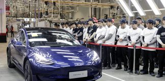 มาตามนัด! Tesla ส่งมอบรถยนต์ไฟฟ้าคันแรกที่ผลิตจากโรงงานจีนแล้ว