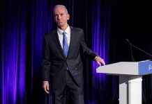 โบอิ้งประกาศไล่ออก CEO ” เดนนิส มุยเลนเบิร์ก” เซ่นพิษวิกฤตกรณี 737 MAX