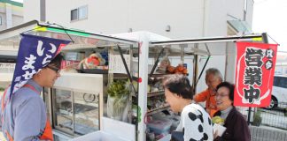 มาดู “รถพุ่มพวง” ฉบับญี่ปุ่น ธุรกิจซูเปอร์มาร์เก็ตเคลื่อนที่ กำลังเติบโตรับสังคมสูงวัย