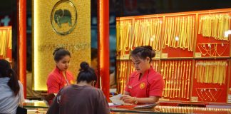 ราคาทองพุ่งบาทละ 23,000 บาท ทุบสถิติสูงสุดในรอบ 6 ปี กังวลสหรัฐฯ-อิหร่านรุนแรง ร้านทองเยาวราช