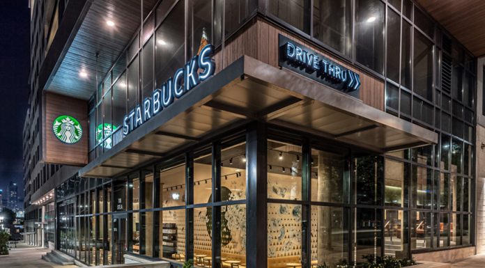 ดราม่าพนักงาน “Starbucks” สหรัฐฯ แฉบริษัทสั่ง “แบน” ของตกแต่งสีรุ้งในช่วง Pride Month