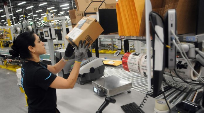 แจกแล้วแจกอีก ‘Amazon’ อัดฉีด ‘โบนัส’ แก่พนักงานช่วงคริสต์มาสอีกคนละ 300 ดอลลาร์