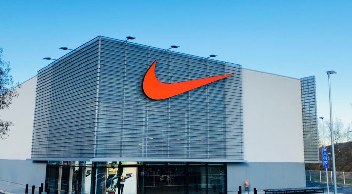 ‘Nike’ ต้องจ่ายค่าชดเชยกว่า 250 ล้านเหรียญฯ หลัง ‘ปลดพนักงาน’ เพื่อลุยออนไลน์ Nike Store at La Roca Village