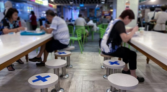 เศรษฐกิจ “สิงคโปร์” เจ็บหนัก ถดถอยกว่าเดิม GDP ไตรมาส 2 ร่วงเกือบ 43%