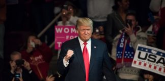 ทรัมป์ ระงับออก “วีซ่าแรงงานต่างชาติ-กรีนการ์ด” ยาวถึงสิ้นปี ให้คนอเมริกันได้งานก่อน