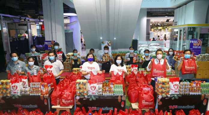 ท็อปส์ และแฟมิลี่มาร์ท เดินหน้าสานต่อเจตนารมณ์ดำเนินธุรกิจเพื่อสังคม ช่วยเหลือประชาชน-บุคลากรทางการแพทย์ จับมือฝ่าวิกฤตโควิด-19