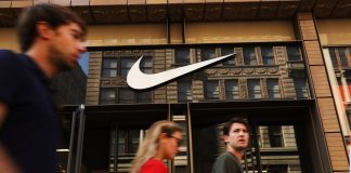 Nike มองรายได้ปีนี้ “ดีเกินคาด” ปรับเป้ายอดขายเพิ่ม คนเเห่ซื้อออนไลน์พุ่ง เทรนด์สุขภาพอยู่ยาว