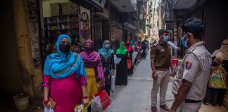 “อินเดีย” ขยายล็อกดาวน์อีก 2 สัปดาห์ ให้ลูกจ้างรัฐ-เอกชนโหลดแอปติดตาม COVID-19