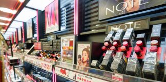 ล้มเเล้วลุก! “ธุรกิจเครื่องสำอาง” ในจีนเริ่มฟื้นตัว หลังเจอ COVID-19 เเบรนด์บุกขายออนไลน์