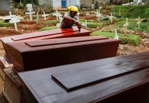 ธุรกิจ “โลงศพ” ในอินโดฯ ยอดซื้อพุ่ง เกิดข้อสงสัยถึงตัวเลขผู้เสียชีวิต COVID-19 ที่เเท้จริง ?