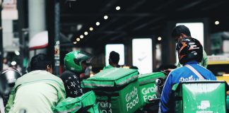 ดราม่าซ้ำซ้อน “แกร็บ” แจงยกเลิกเก็บ 3 บาทค่าธรรมเนียมส่งพัสดุ GrabExpress