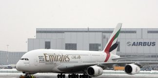 สายการบิน “เอมิเรตส์” เจรจาลดคำสั่งซื้อ A380 กับแอร์บัส หลังลือเตรียมปลดพนง. 3 หมื่นคน