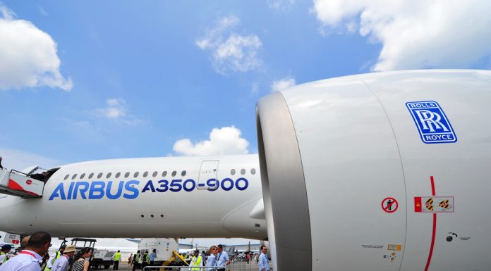 ไวรัสสะเทือนวงการผลิตเครื่องบิน Rolls-Royce จ่อปลดพนักงานกว่า 8,000 คน