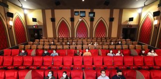 สธ.แจงไม่มีมาตรการห้ามกิน “ป๊อปคอร์น” ในโรงหนัง แค่ขอความร่วมมืออย่าถอดหน้ากาก