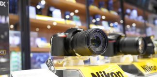 COVID-19 ซ้ำเติมธุรกิจกล้องขาลง Nikon ปลดพนักงาน 700 คน ในไทย-ลาว กำไรลด 88%