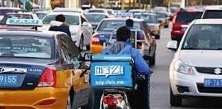 Food Delivery ที่เมืองเฉิงตู เริ่มเปลี่ยนมาใช้ “มอเตอร์ไซค์ไฟฟ้า” เพราะถูกกว่าเติมน้ำมัน