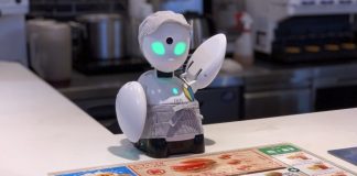 Mos Burger เปิดมิติใหม่ ดึงหุ่นยนต์บริการลูกค้าแบบบริการทางไกล อยู่บ้านก็ควบคุมได้!