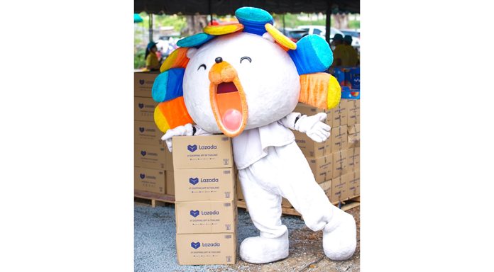 ลาซาด้ามอบสินค้าอุปโภคบริโภครวมมูลค่ากว่าล้านบาท เคียงข้างประเทศไทยกับโครงการจากใจถึงใจสู้ไปด้วยกัน #StrongerTogether