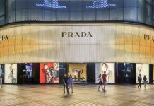 ตลาด “ลักชัวรี” จีนฟื้นเร็ว คนรวยแห่ซื้อเเบรนด์เนม ยอดขาย Prada กลับมาโตกว่าปีก่อน COVID-19