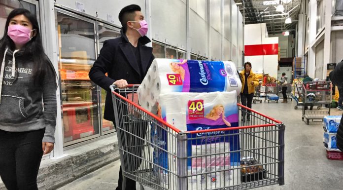 ร้านขายของชำทั่วสหรัฐฯ เริ่ม ‘กักตุนกระดาษชำระ’ เหตุกลัว COVID-19 ระบาดซ้ำช่วงหน้าหนาว