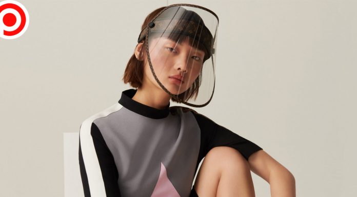 สาวกเตรียมตัว! Louis Vuitton จะวางจำหน่าย “เฟซชีลด์” ลายโมโนแกรมสุดหรูตุลาคมนี้