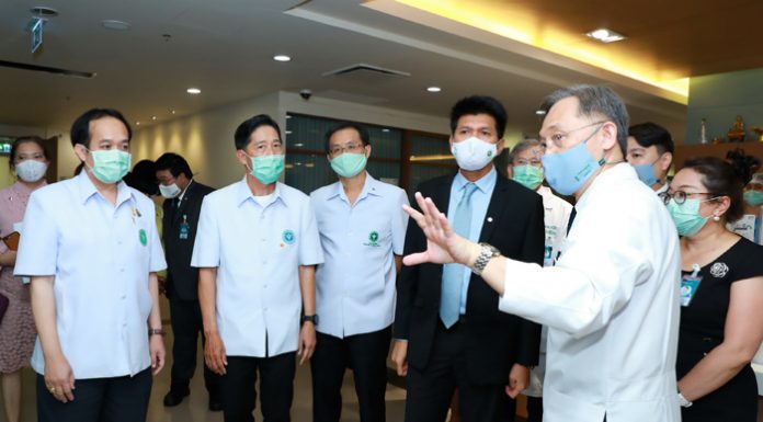 รัฐมนตรีช่วยว่าการกระทรวงสาธารณสุข นำทีมเยี่ยมชม รพ. บำรุงราษฎร์ ในฐานะโรงพยาบาลกักกันแห่งรัฐทางเลือก หรือ AHQ