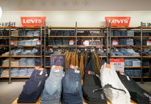 Levi’s เพิ่มคาดการณ์รายได้ครึ่งปีแรก โต 25% กระจายวัคซีนเร็ว กระตุ้นคนมาช้อปปิ้งที่ร้าน