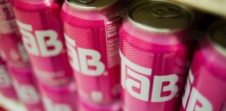 ลาก่อน! ‘โค้ก’ ประกาศเลิกผลิต ‘แท็บ’ น้ำอัดลมไดเอทอายุ 57 ปี เพราะ COVID-19