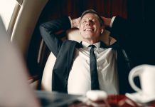 คนจนเยอะ รวยขึ้นก็เยอะ! พบทรัพย์สินอภิมหาเศรษฐีพุ่งแตะ 10 ล้านล้านเหรียญ จาก COVID-19